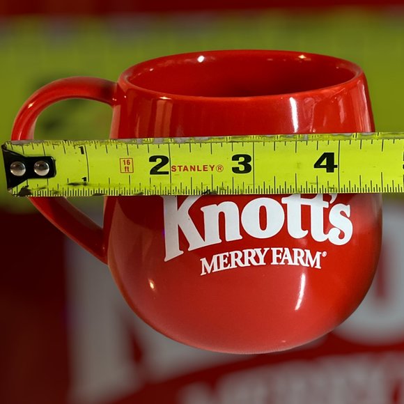 Knotts Merry Farm Etched Snowflake Red Christmas Ceramic Coffee Mug New - Picture 9 of 10